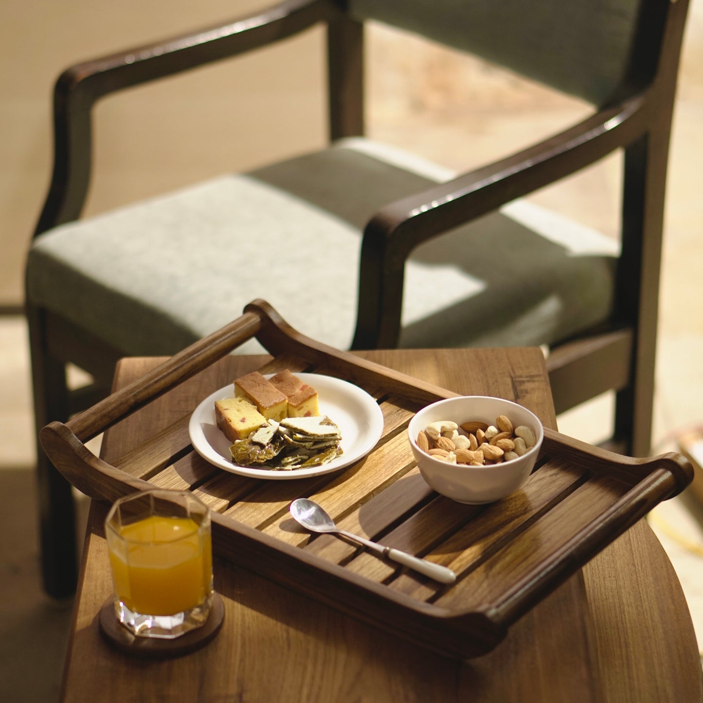 CLASSIC SERVING TRAY
